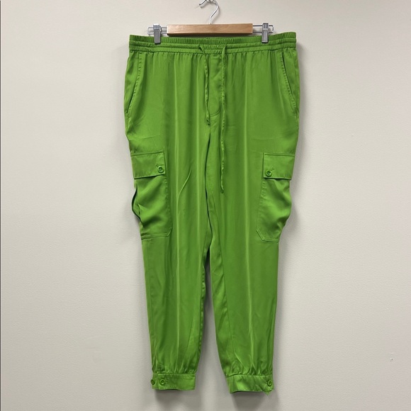 Lauren Ralph Lauren Pants - Lauren Ralph Lauren Charmeuse Green Cargo Jogger Draw String Relaxed Pants 14P